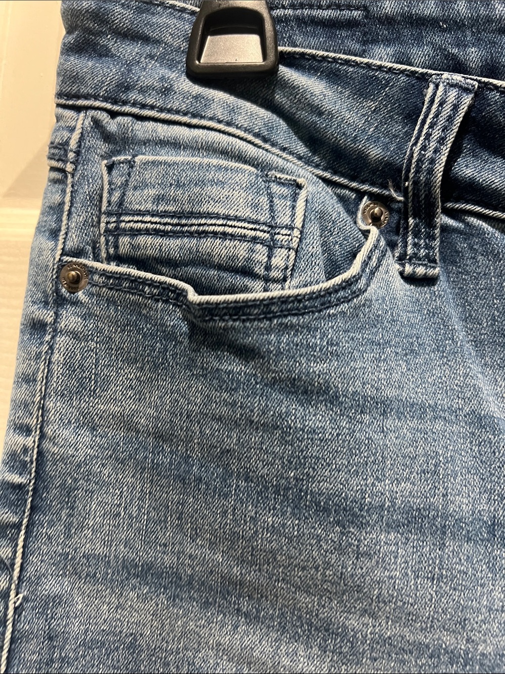 Kenneth Cole Light Blue Cropped Stretch Jeans - Picture 6 of 12